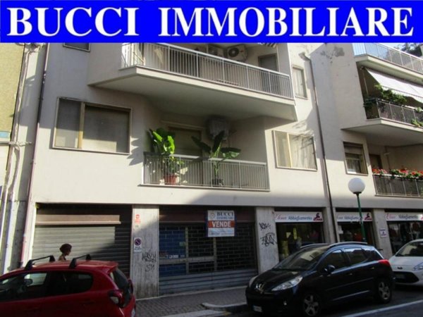 locale commerciale in vendita a Pescara in zona Centro Città
