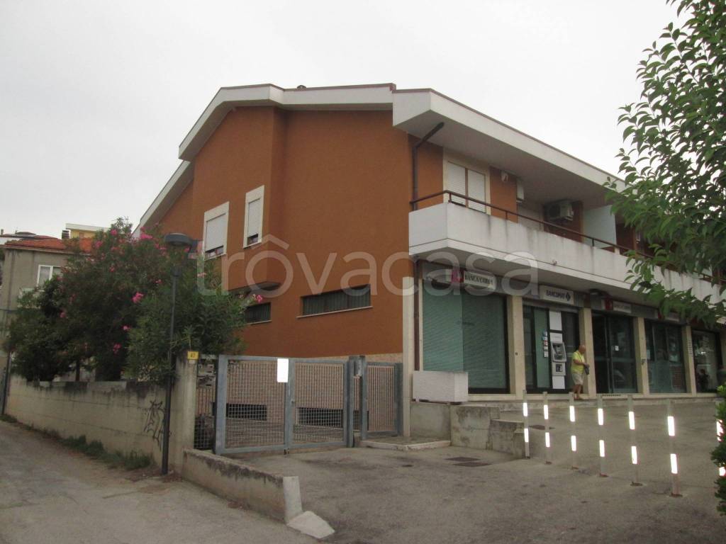 locale di sgombero in vendita a Pescara in zona Colle Innamorati