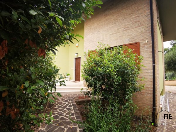 casa indipendente in vendita a Pescara in zona Ospedale