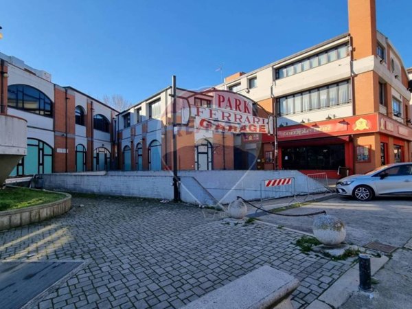negozio in vendita a Pescara