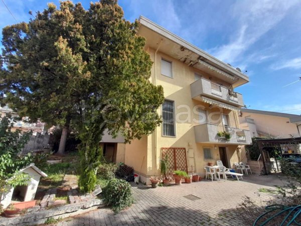 casa indipendente in vendita a Pescara in zona Ospedale