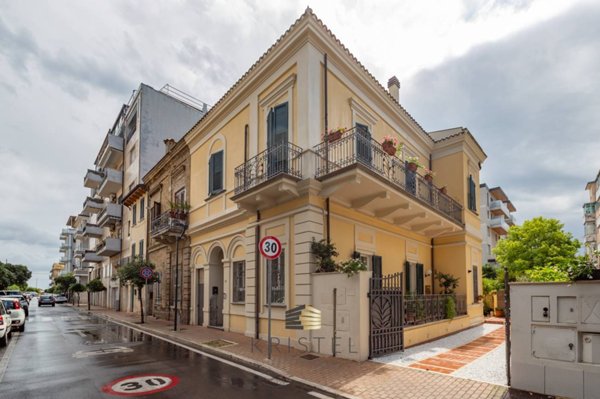 casa indipendente in vendita a Pescara in zona Centro Città
