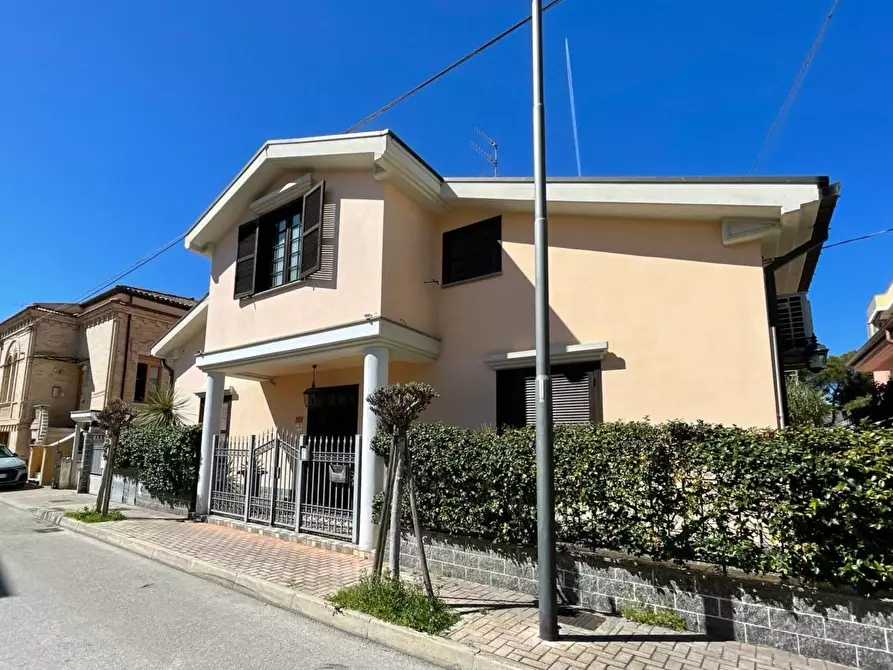 casa indipendente in vendita a Pescara in zona Centro Città
