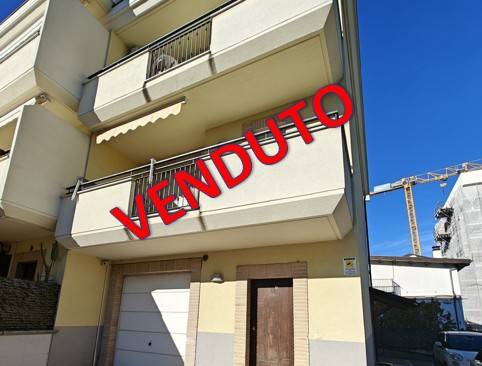 casa indipendente in vendita a Pescara in zona Fontanelle