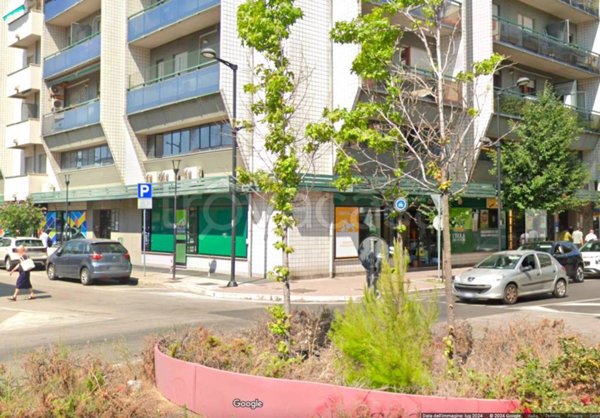 negozio in vendita a Pescara in zona Duca degli Abruzzi