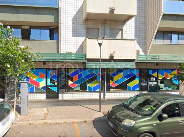 negozio in vendita a Pescara in zona Duca degli Abruzzi