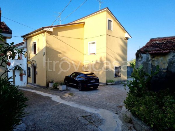 casa indipendente in vendita a Pescara in zona Colle Innamorati