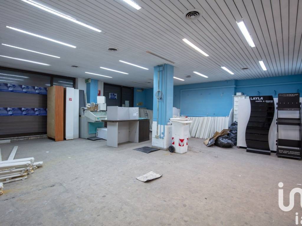 locale commerciale in vendita a Pescara