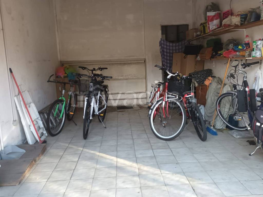 locale di sgombero in vendita a Pescara in zona Fontanelle