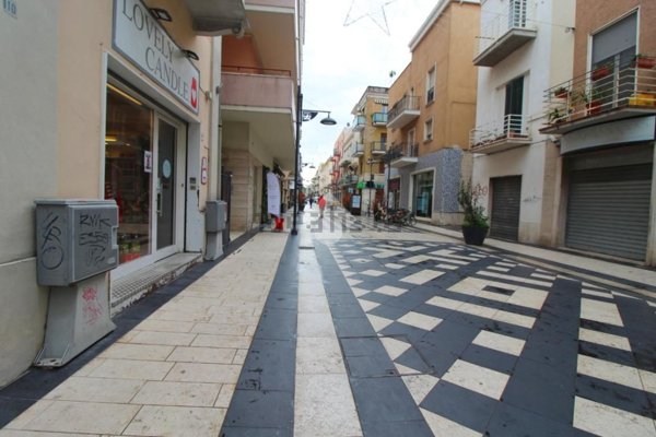 locale commerciale in vendita a Pescara in zona Centro Città
