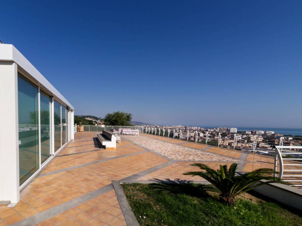 casa indipendente in vendita a Pescara in zona Castellammare