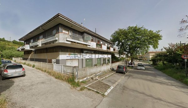 locale commerciale in vendita a Pescara