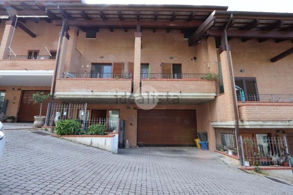 casa indipendente in vendita a Pescara in zona Castellammare