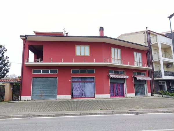 locale commerciale in vendita a Pescara
