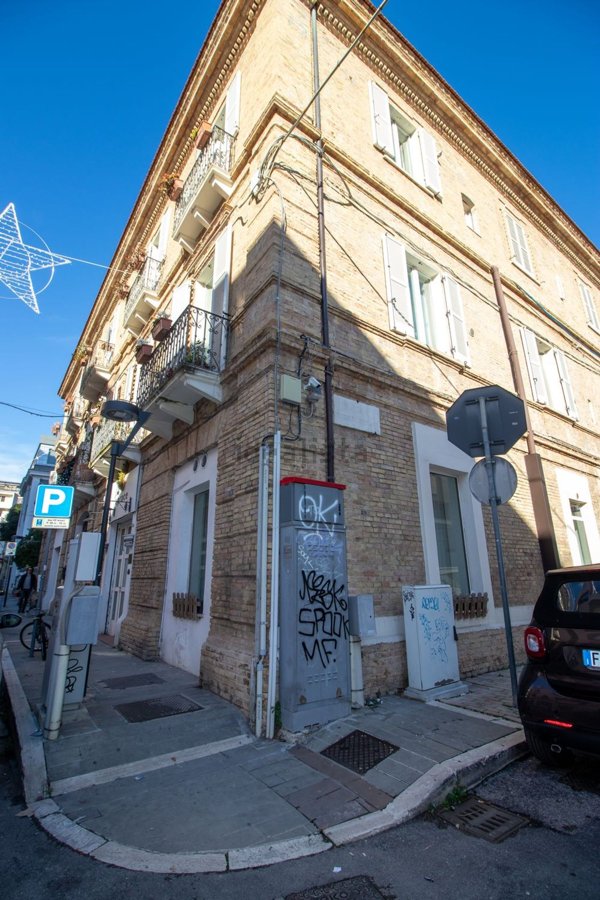 locale commerciale in vendita a Pescara