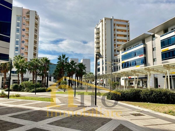 locale commerciale in vendita a Pescara in zona Porta Nuova