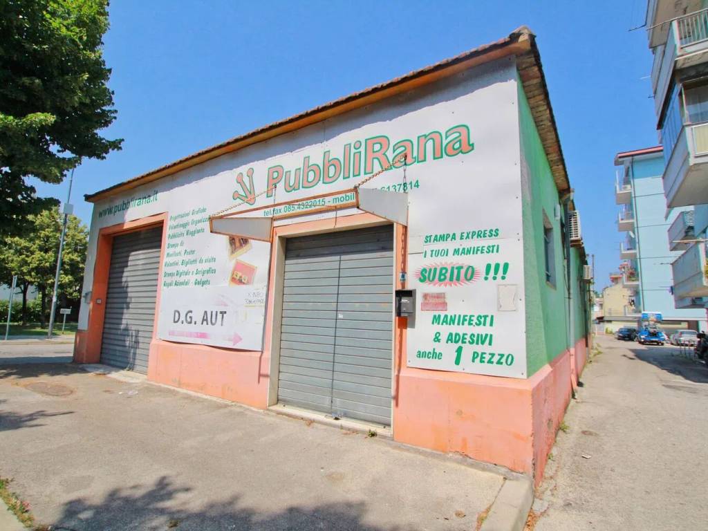 locale commerciale in vendita a Pescara in zona Centro Città