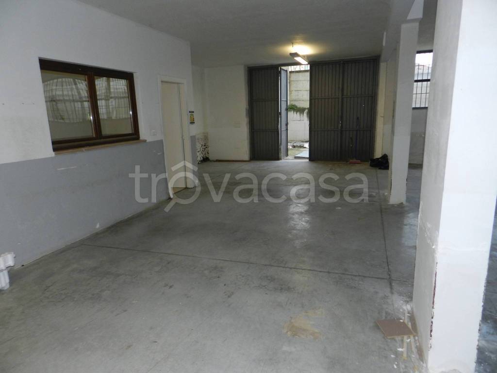 locale commerciale in vendita a Pescara in zona Santa Filomena
