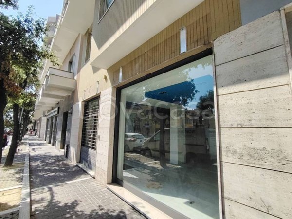 negozio in vendita a Pescara in zona Porta Nuova