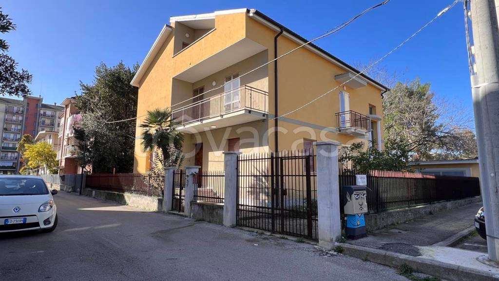 casa indipendente in vendita a Pescara in zona Santa Filomena