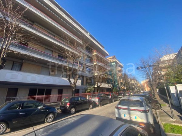 locale commerciale in vendita a Pescara in zona Centro Città