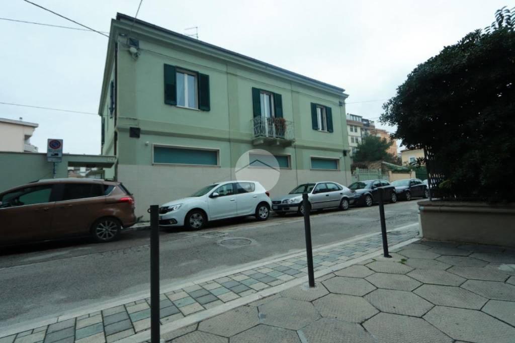 casa indipendente in vendita a Pescara in zona Porta Nuova