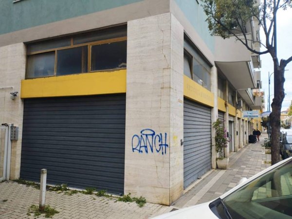 negozio in vendita a Pescara