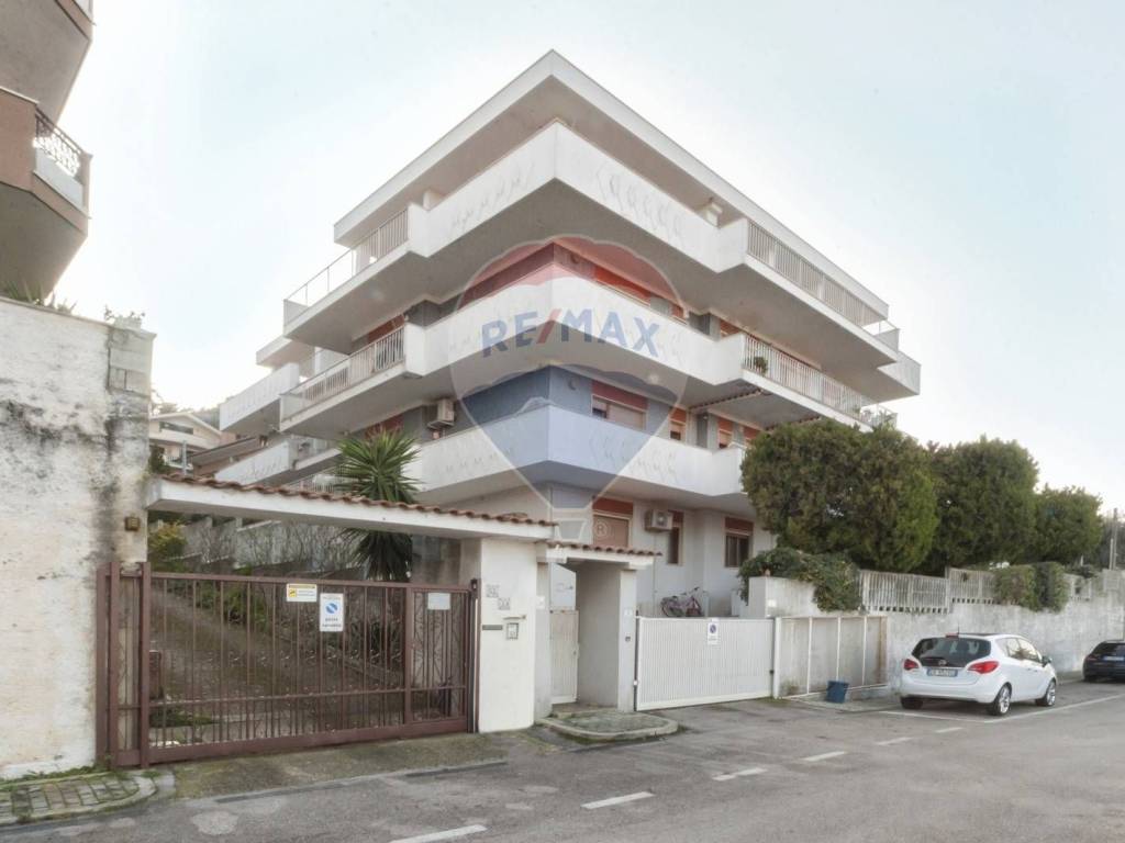 appartamento in vendita a Pescara in zona Pineta