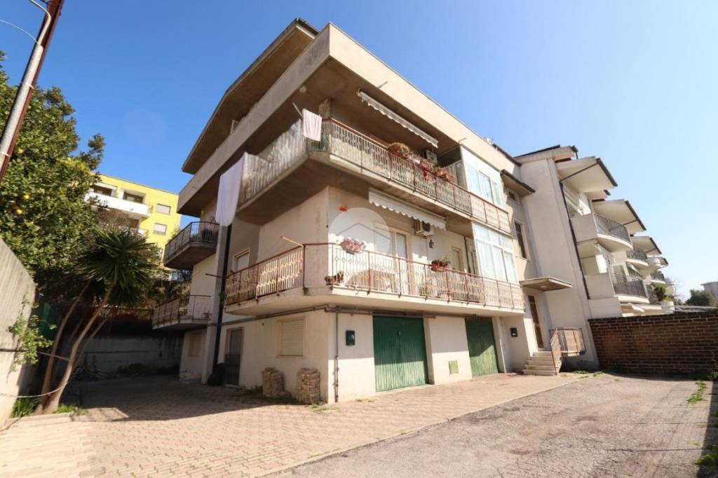 appartamento in vendita a Pescara in zona Colle Innamorati