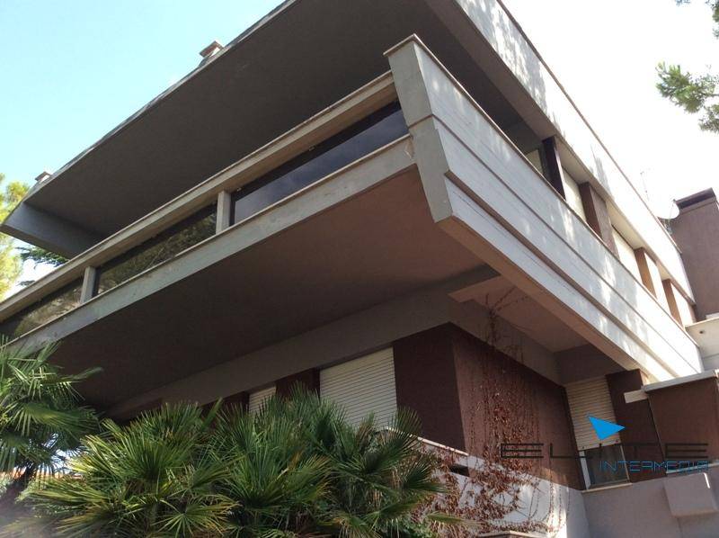 casa indipendente in vendita a Pescara in zona Ospedale
