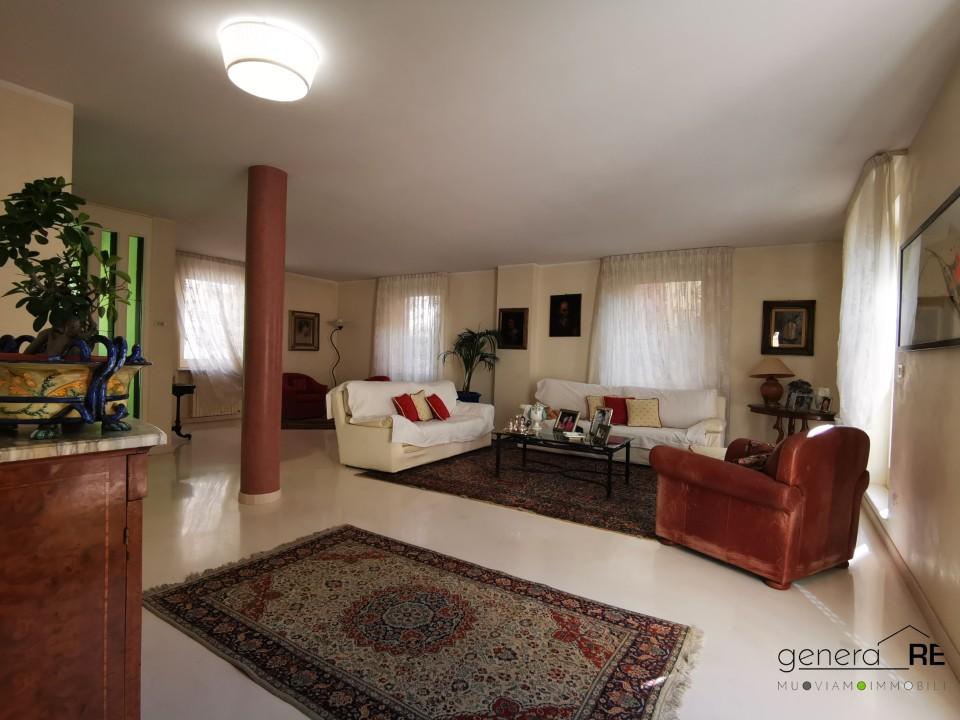 casa indipendente in vendita a Pescara in zona Centro Città