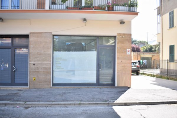 negozio in vendita a Pescara in zona Colle Marino