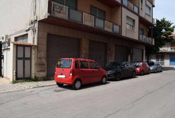 locale commerciale in vendita a Pescara