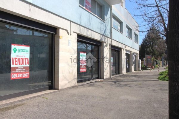 locale commerciale in vendita a Pescara in zona Castellammare