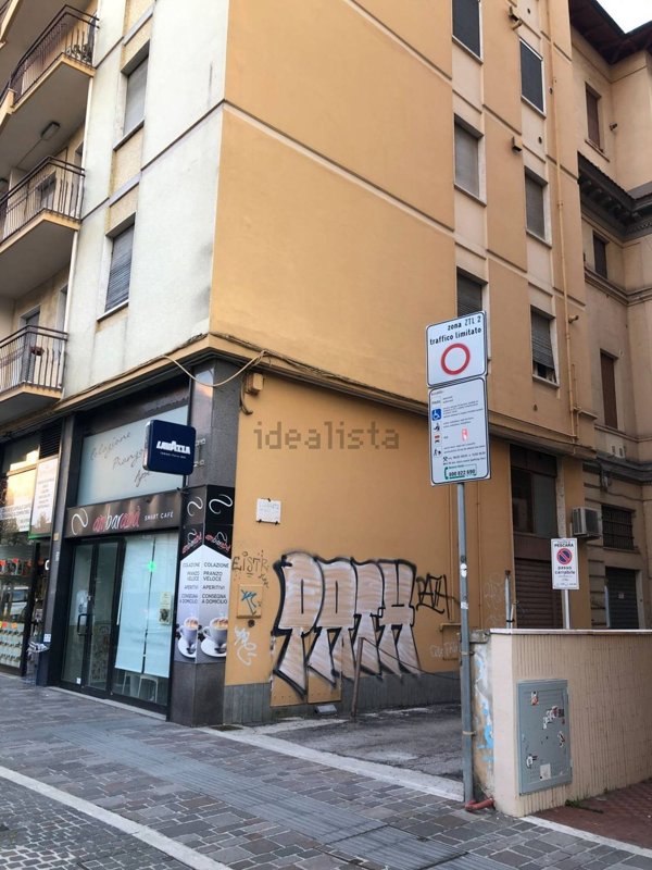 locale commerciale in vendita a Pescara in zona Centro Città