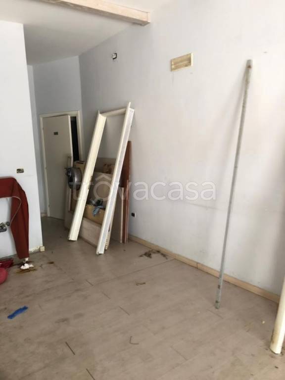 negozio in vendita a Pescara in zona Centro Città