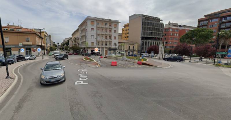 negozio in vendita a Pescara in zona Porta Nuova