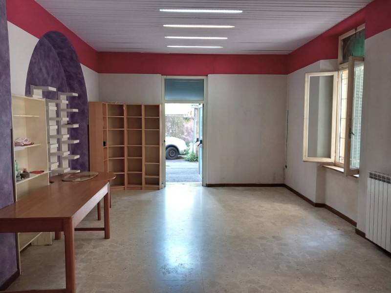 locale commerciale in vendita a Pescara in zona Centro Città