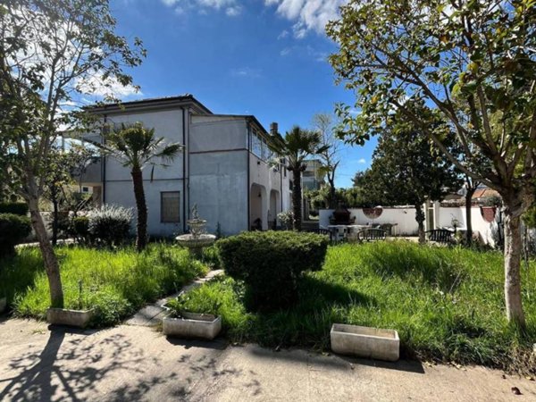 casa indipendente in vendita a Pescara in zona Madonna del Fuoco