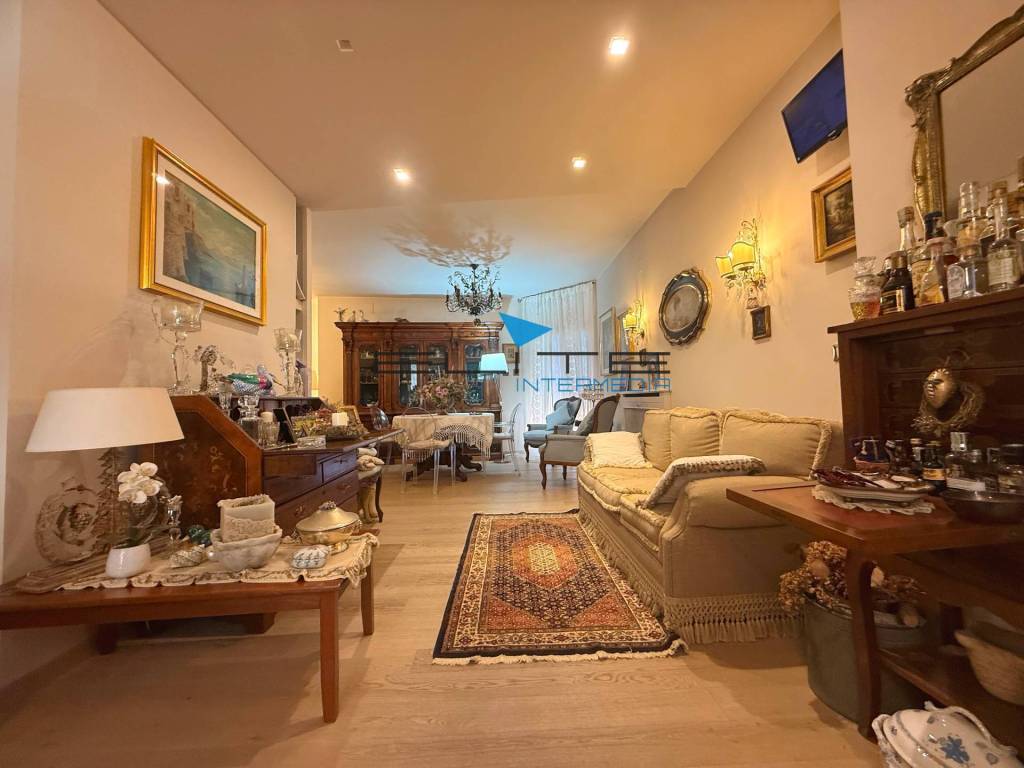 casa indipendente in vendita a Pescara in zona Colle Scorrano