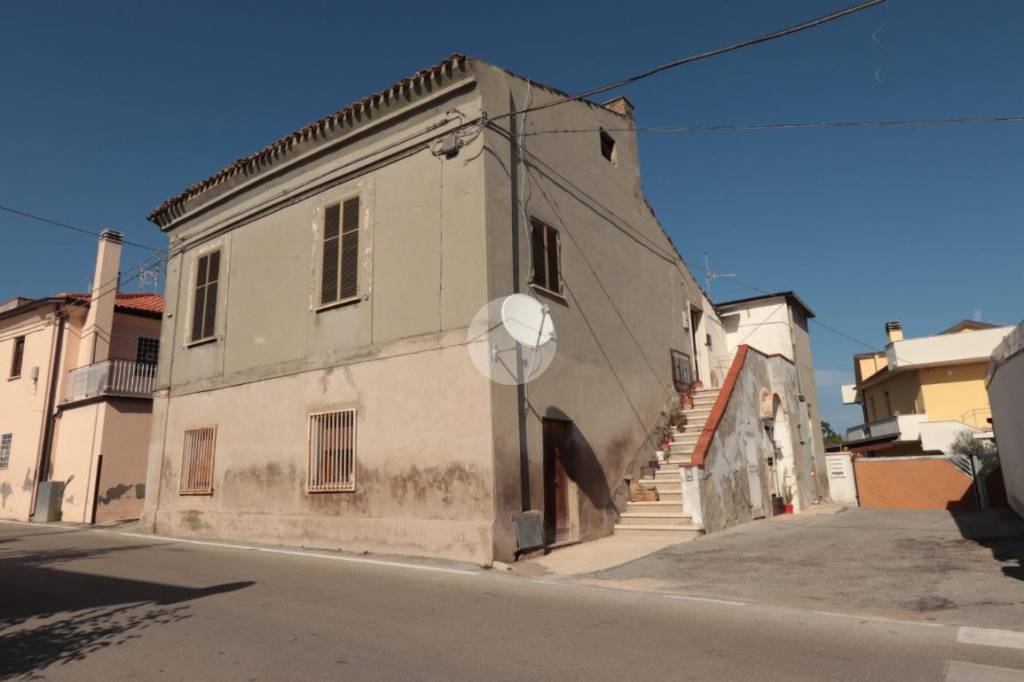 casa indipendente in vendita a Pescara in zona Colle Innamorati
