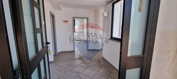 locale commerciale in vendita a Pescara