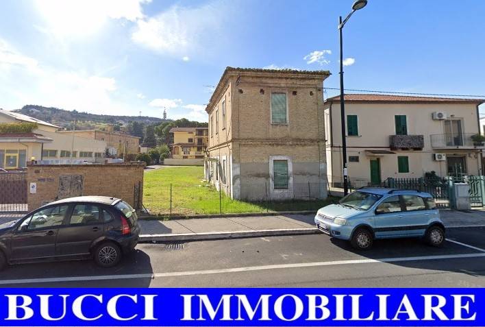 casa indipendente in vendita a Pescara in zona Castellammare