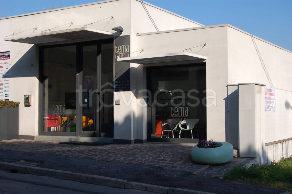 negozio in vendita a Pescara in zona Colle Innamorati