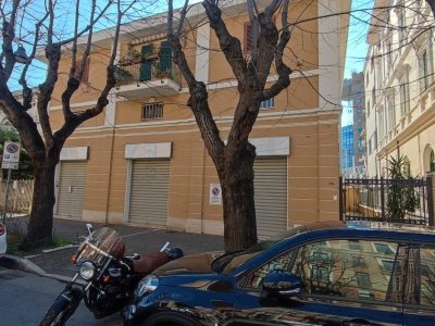 locale commerciale in vendita a Pescara in zona Porta Nuova