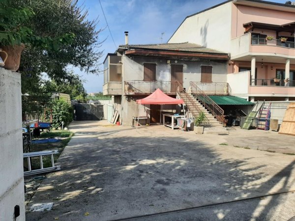 casa indipendente in vendita a Pescara