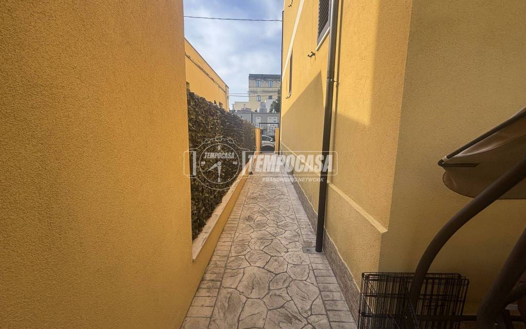 casa indipendente in vendita a Pescara in zona Porta Nuova