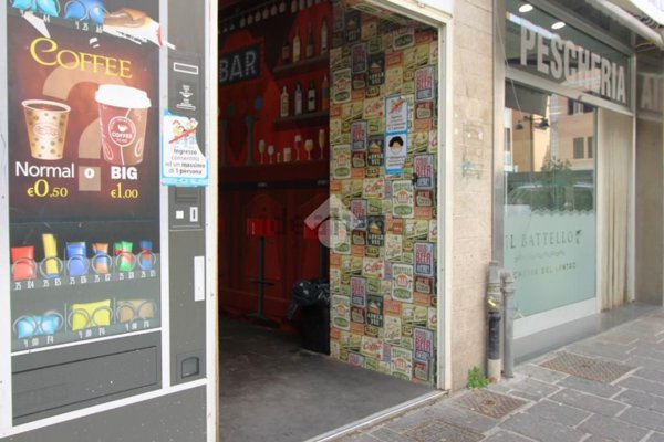negozio in vendita a Pescara in zona Centro Città