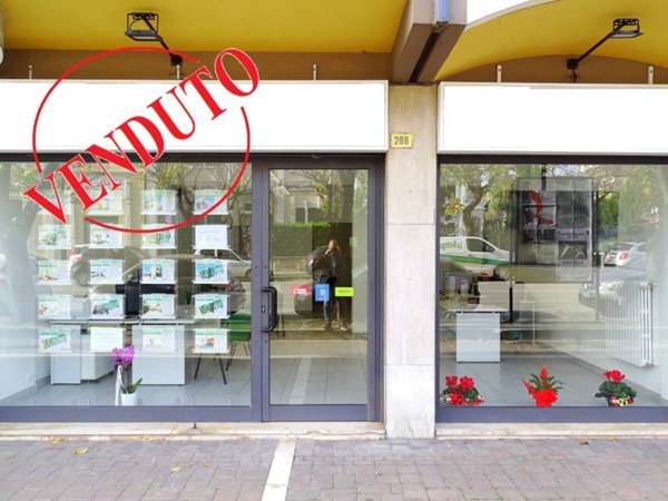 negozio in vendita a Pescara in zona Porta Nuova