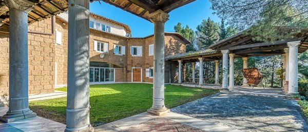 casa indipendente in vendita a Pescara in zona Pineta